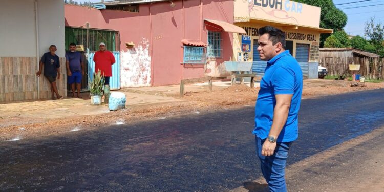 Vereador Edimilson Dourado garante pavimentação de mais uma rua no bairro Castanheira
