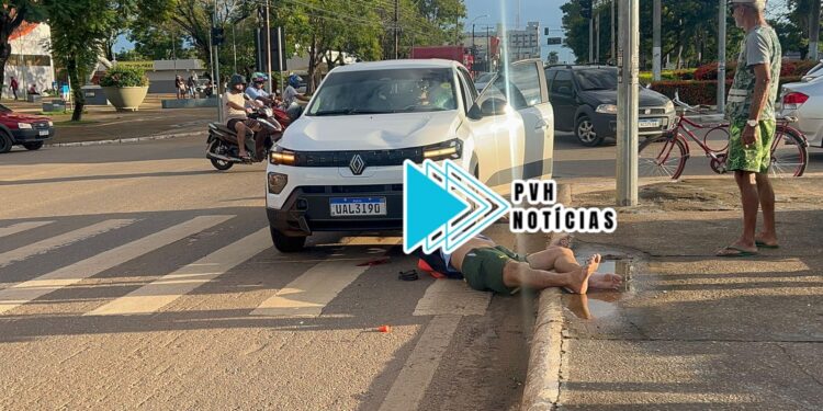URGENTE: Ciclista é atropelado por carro na Jorge Teixeira