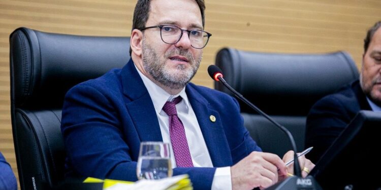 Alex Redano indica obras urgentes na estrada que liga Nova Mamoré a Nova Dimensão