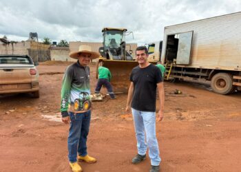 Vereador Adalto de Bandeirantes fiscaliza manutenção de máquina e reforça pedidos à Prefeitura em União Bandeirantes