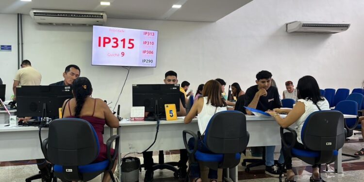 FACILIDADE: Carnê do IPTU pode ser emitido online ou em postos de atendimento da Prefeitura