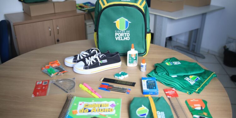 MATERIAL ESCOLAR: Prefeitura vai iniciar entrega de uniformes e kits escolares para a rede municipal