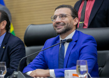 Deputado Ribeiro garante investimentos em Vilhena com novos parquinhos infantis