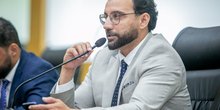 Deputado Ribeiro vota favorável a projeto que reduz ICMS sobre a venda do gado em Rondônia