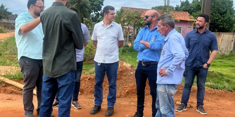 Vereador Adalto acompanha tratativas para resolver rompimento de tubulação da CAERD e garantir futura distribuição de água potável em União Bandeirantes
