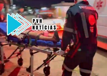 URGENTE: Mulher é ferida a facadas em residência na zona sul