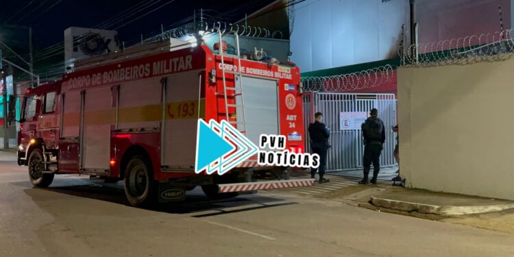 URGENTE: Criminosos jogam Coquetel Molotov em prédio da Brasil Digital em Porto Velho