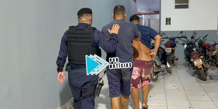 NO TEIXEIRÃO: Equipe do sgt Machado prende dupla com drogas em boca de fumo na zona leste