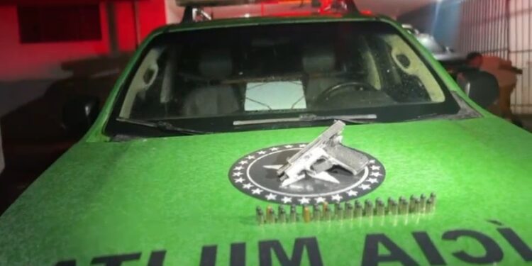 NA FRONTEIRA: Operação da PM flagra homem com pistola em porto clandestino em RO