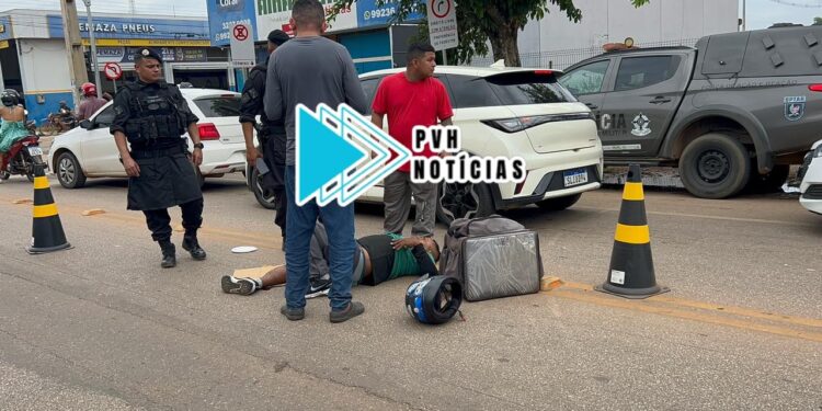 URGENTE: Motorista abre a porta do carro e causa grave acidente com motoboy na zona sul