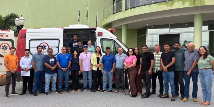 Saúde: Alan Queiroz prestigia entrega de ambulância UTI neonatal em Espigão d’Oeste