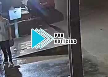 VÍDEO: Ladrão finge ser comprador e foge correndo com iPhone 15 de jovem na zona leste