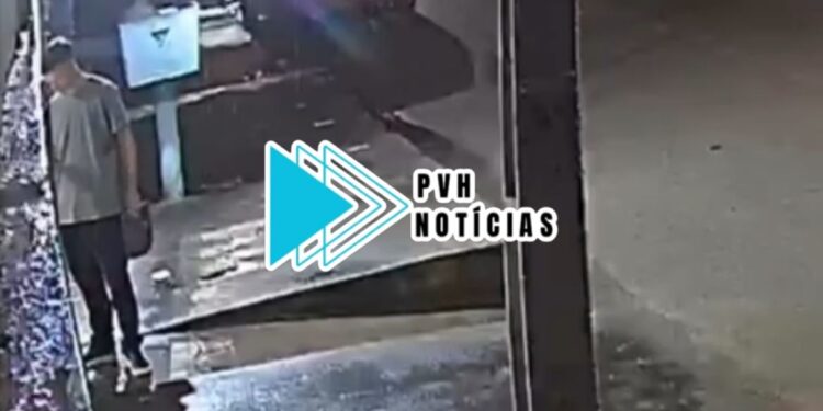 VÍDEO: Ladrão finge ser comprador e foge correndo com iPhone 15 de jovem na zona leste