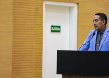 Eyder Brasil destina mais de R$ 5 milhões em emendas para a educação em apenas dois meses de 2026