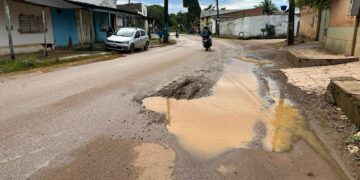 Pedido do vereador Edimilson Dourado é atendido e SEINFRA realiza tapa-buracos no bairro Aeroclube