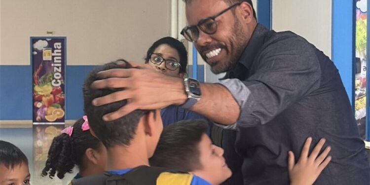 Agora é Lei! Dr. Santana garante ampliação de vagas na Educação Infantil com parcerias comunitárias