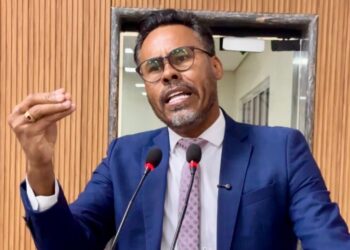 Fevereiro Roxo: Vereador Dr. Santana incentiva conscientização sobre doenças crônicas