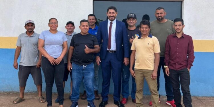 Vereador Márcio Pacele busca solução para ruas do bairro Três Marias