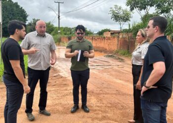Vereador Gedeão Negreiros fiscaliza Rua União e garante início de melhorias no bairro São Francisco