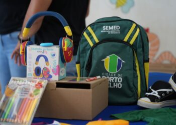 Kits inclusivos são entregues a estudantes da rede municipal – Assista