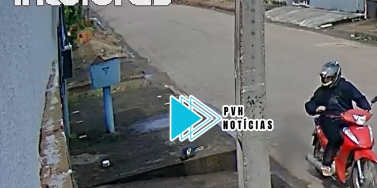 ARREPENDEU: Vídeo mostra suspeito que fugiu correndo com iPhone devolvendo aparelho após repercussão