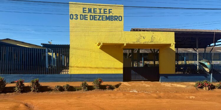 Vereador Adalto fiscaliza impactos das chuvas na Escola 03 de Dezembro, em União Bandeirantes