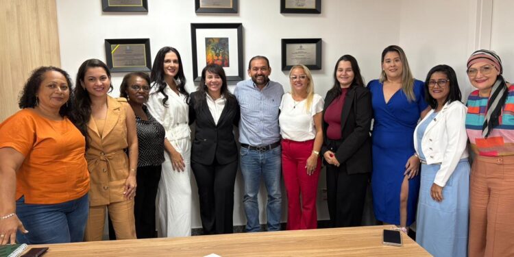 Laerte Gomes recebe representantes de mais de 15 municípios e reforça alianças para 2026