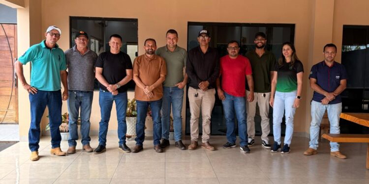 Deputado Laerte Gomes reforça apoio ao esporte com entrega de materiais em Urupá