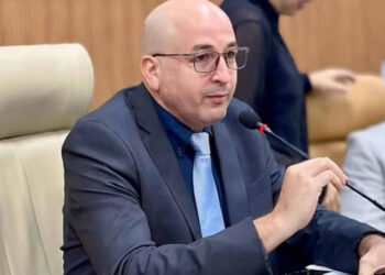 Vereador Gedeão Negreiros solicita limpeza e encascalhamento no bairro Nova Esperança