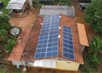 Luizinho Goebel garante recurso para usina de energia solar que beneficia agricultores familiares de Vilhena