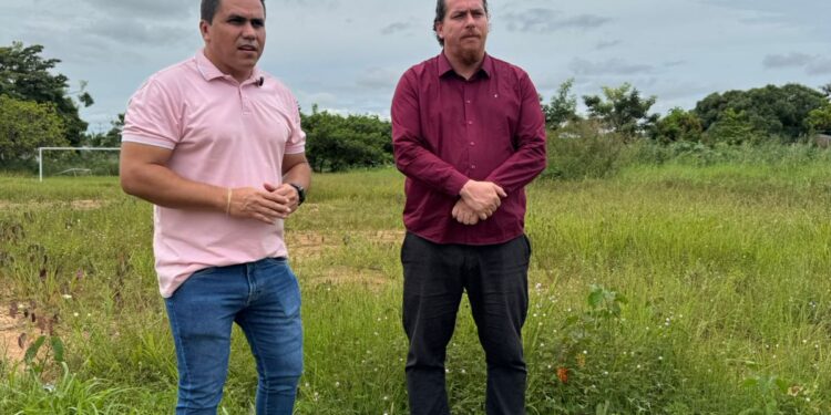 Após solicitação de Edimilson Dourado, canal no Castanheiras recebe limpeza histórica