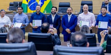 Laerte Gomes homenageia servidores do DER-RO e entrega Título de Cidadão Honorário ao coronel Eder Fernandes