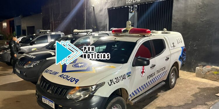 EXIBIDO: Segurança de boates é preso após apontar arma dentro de conveniência na leste