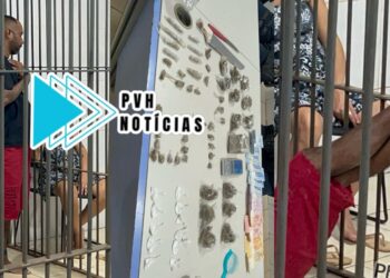 CASAL PRESO: Apenado e esposa são flagrados com drogas em residência na zona leste