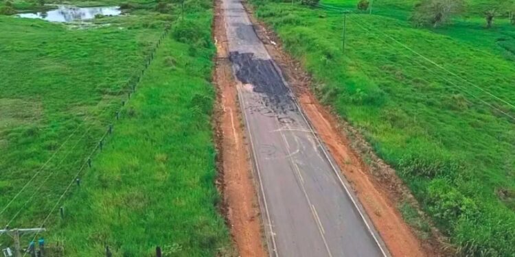 Alex Redano solicita operação tapa-buracos em rodovias na região central de RO