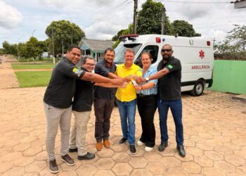 Luizinho Goebel destina ambulância para reforçar atendimento de saúde em Pimenteiras do Oeste