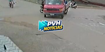 VÍDEO: Motorista de caminhão faz conversão e causa grave acidente com motociclista na zona leste