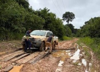 Recuperação da estrada de acesso ao Lago do Cuniã, em Porto Velho, é solicitada com urgência por Alex Redano