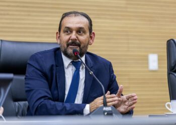 Recurso de R$ 372 mil destinado por Laerte Gomes garante iluminação para campo em Cacaulândia