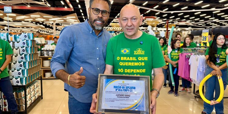 Vereador Dr. Santana tem lei aprovada que combate pichação em Porto Velho