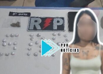 NO ORGULHO: Vulgo “Moranguinho do CV” é presa com drogas em condomínio
