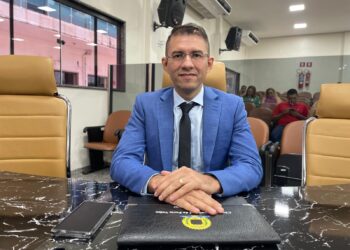 Pedro Geovar garante iluminação na Estrada dos Periquitos com solução definitiva da Prefeitura