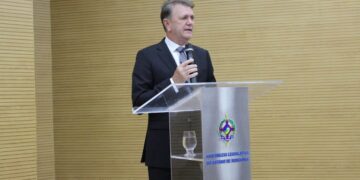 Luizinho Goebel indica construção de salas e auditório para Escola Gomes Carneiro, em Costa Marques