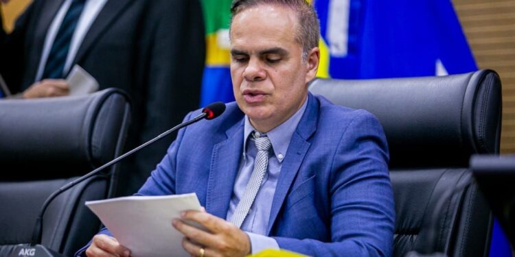 Justiça confirma lei de Alan Queiroz que garante canabidiol pelo SUS em Rondônia