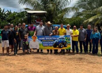 Luizinho Goebel participa da entrega de implementos agrícolas à Associação Serra Azul em Nova Brasilândia D’Oeste