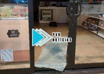 NA MADRUGADA: Loja da Cacau Show é alvo de furto no centro de Porto Velho