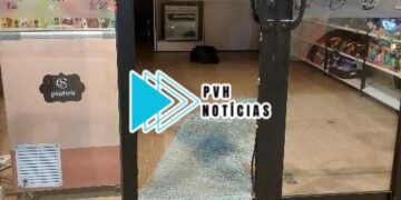 NA MADRUGADA: Loja da Cacau Show é alvo de furto no centro de Porto Velho