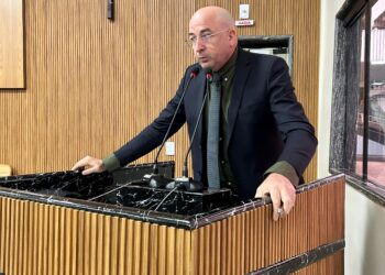 Prevenção e Segurança: Gedeão Negreiros solicita instalação urgente de tampa de bueiro no bairro Flodoaldo Pontes Pinto