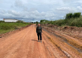 Após fiscalização, Sofia Andrade cobra e prefeitura inicia melhorias em rua e área de lazer na Zona Leste de Porto Velho