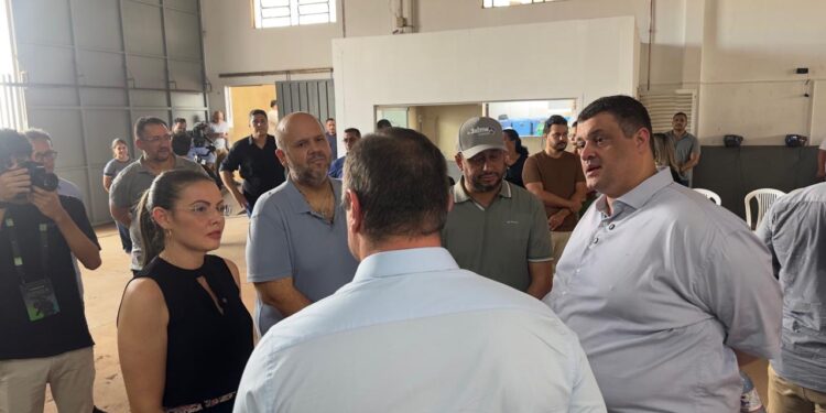 Sofia Andrade realiza fiscalização em nova empresa de coleta de lixo em Porto Velho